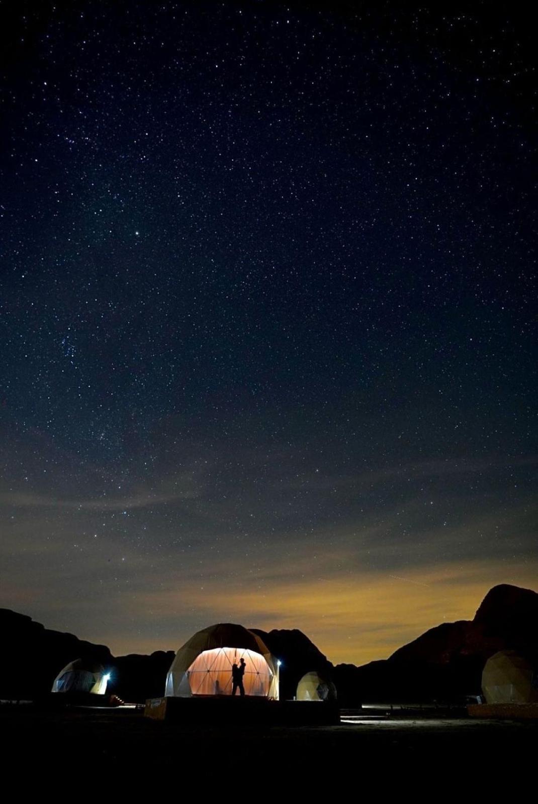 Wadi Rum Anwar Luxury Camp מראה חיצוני תמונה