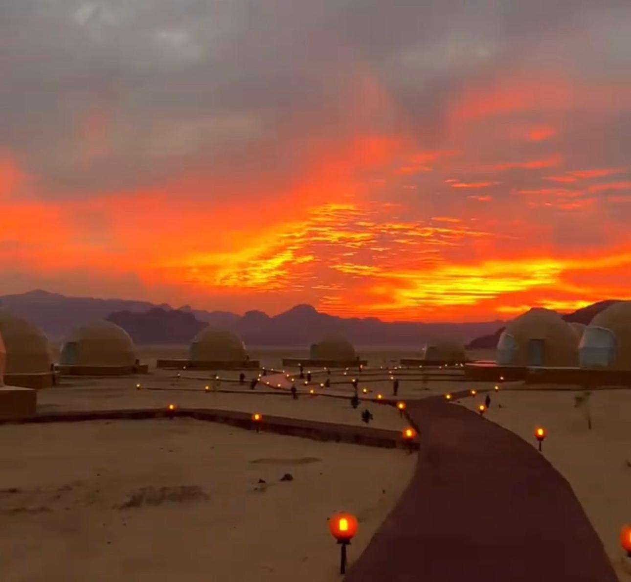 Wadi Rum Anwar Luxury Camp מראה חיצוני תמונה