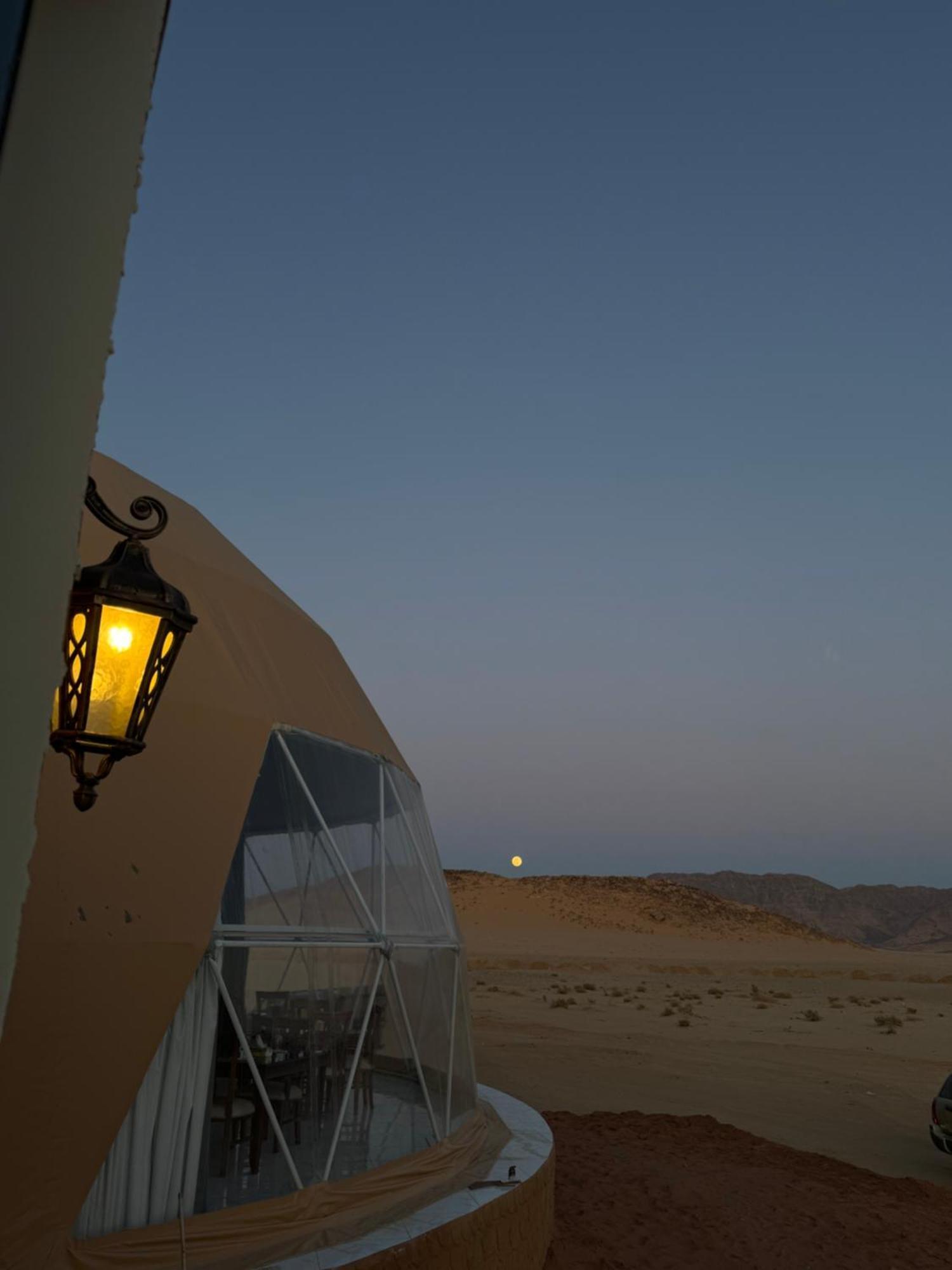 Wadi Rum Anwar Luxury Camp מראה חיצוני תמונה