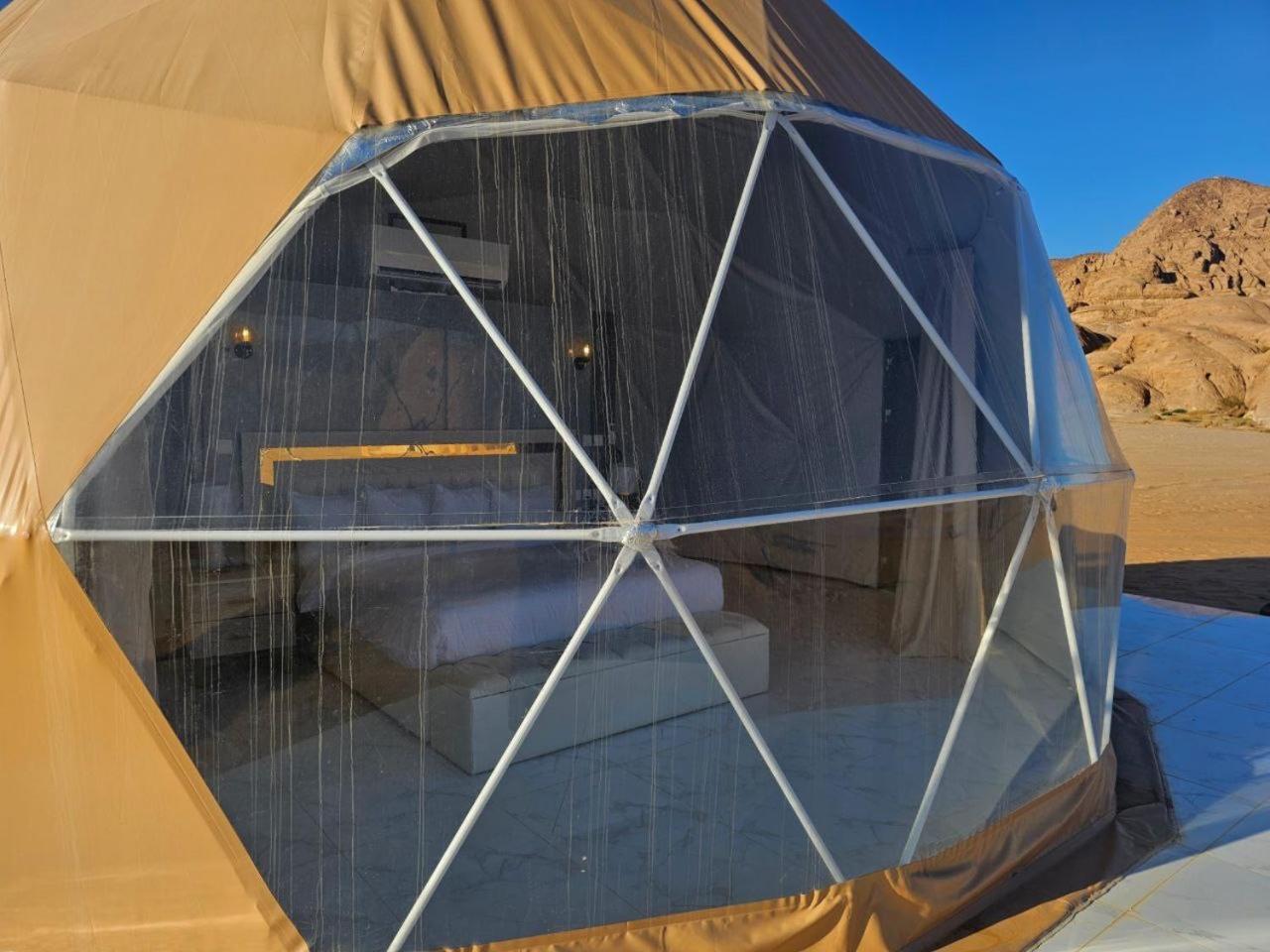 Wadi Rum Anwar Luxury Camp מראה חיצוני תמונה