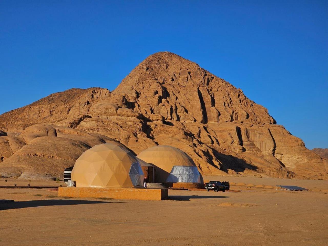 Wadi Rum Anwar Luxury Camp מראה חיצוני תמונה