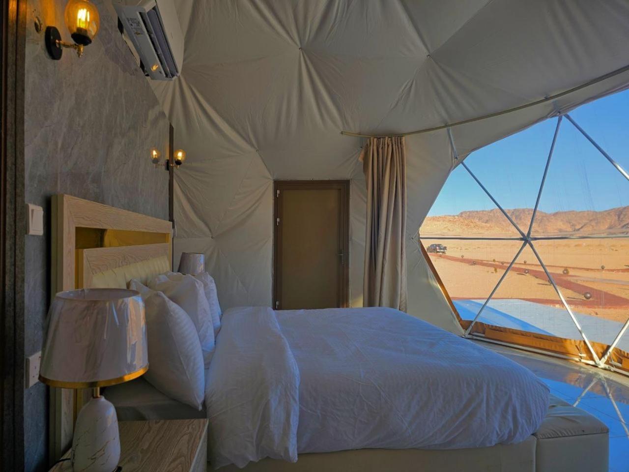 Wadi Rum Anwar Luxury Camp מראה חיצוני תמונה