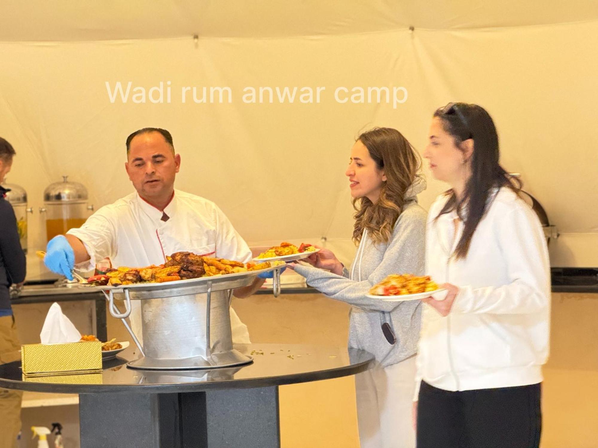 Wadi Rum Anwar Luxury Camp מראה חיצוני תמונה